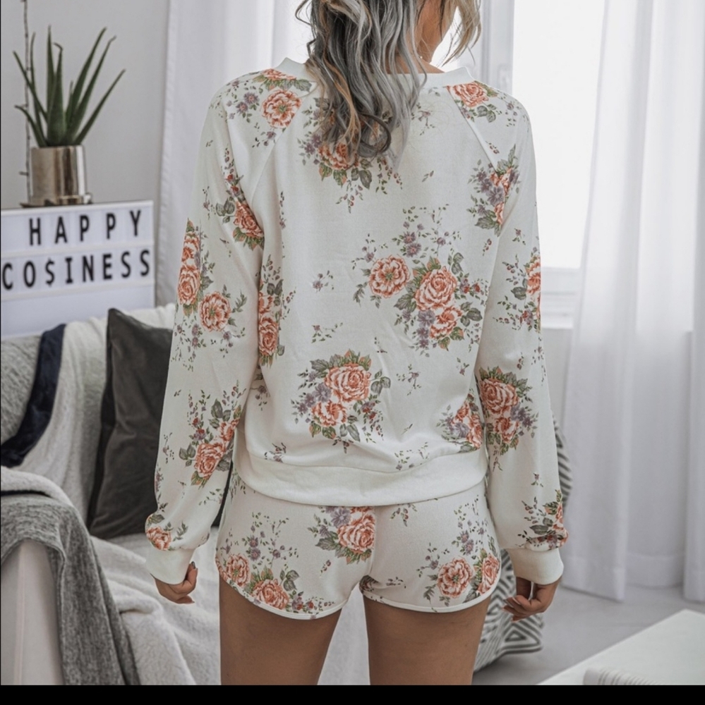 Floral Southern Belle Lounge Wear - Picture 3 of 5